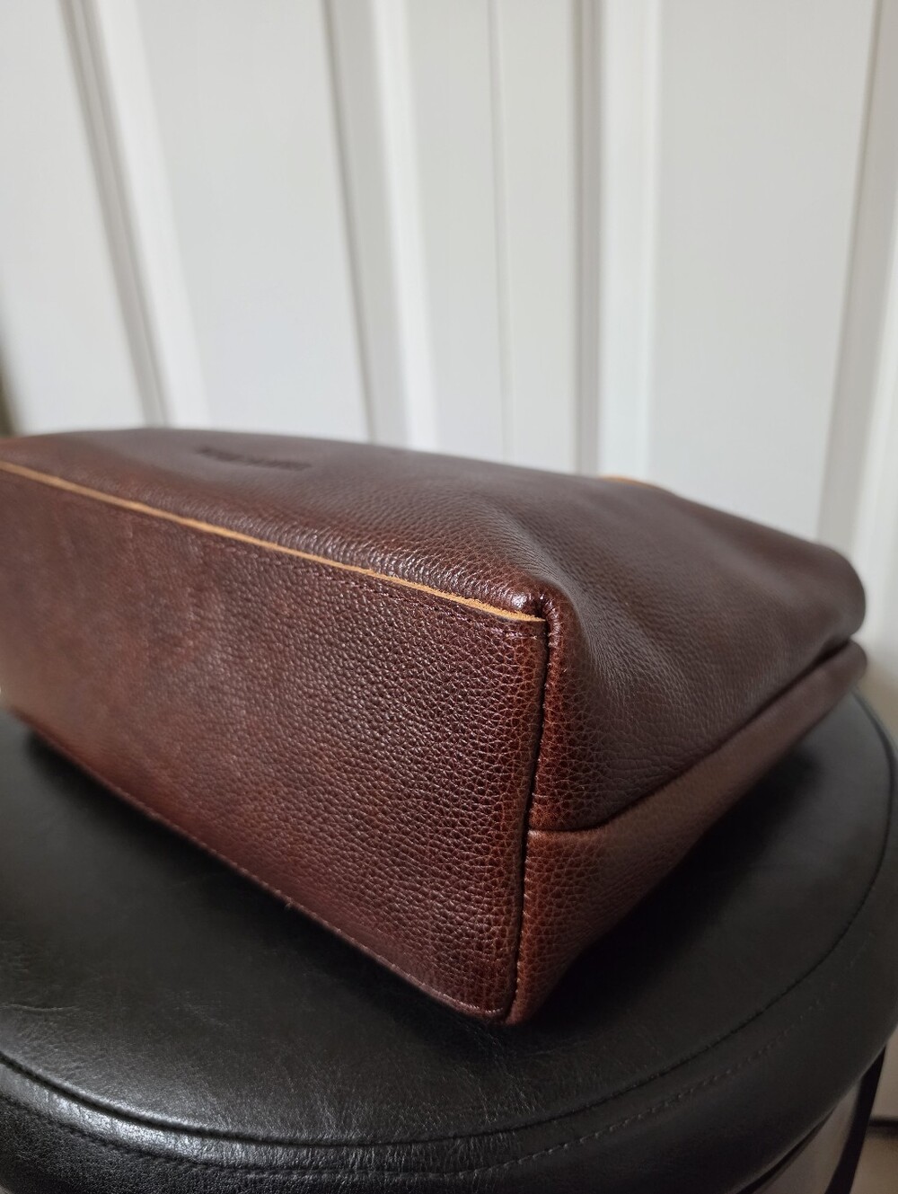 New Portland Large Leather Raindrop - Color: Nutmeg - Picture 6 of 12